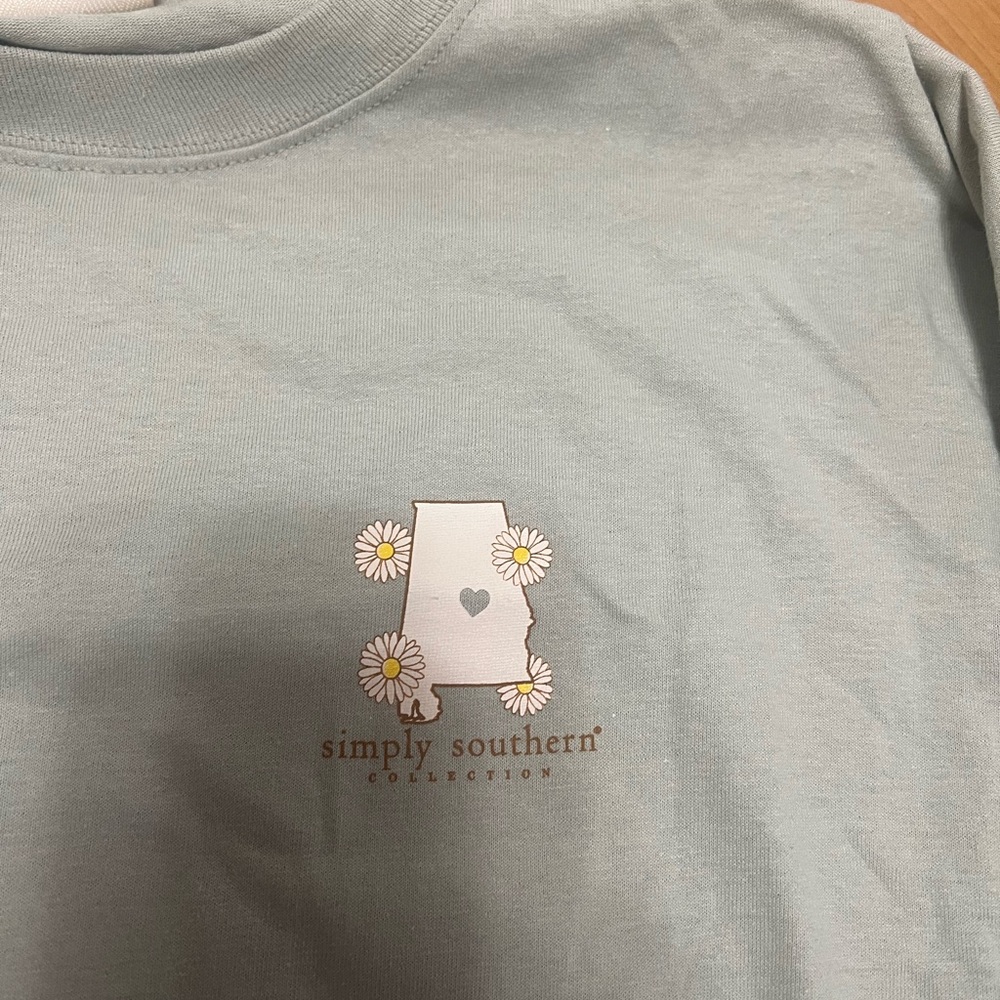 Simply Southern Women’s greenLong Sleeve Tee